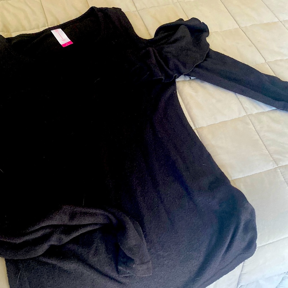 Size M Cold shoulder long sleeve sweater with ruffle accent